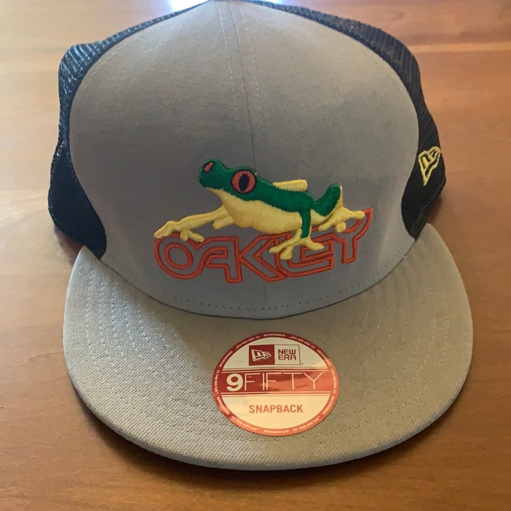 New Era / Oakley Tree Frog flat brim snap back